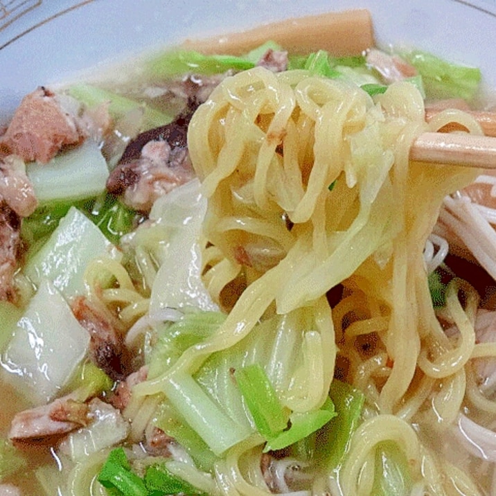 濃厚スープが旨い！「とんこつ野菜ラーメン」